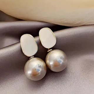 Vintage Pearl Drop Earrings (1 Pair)